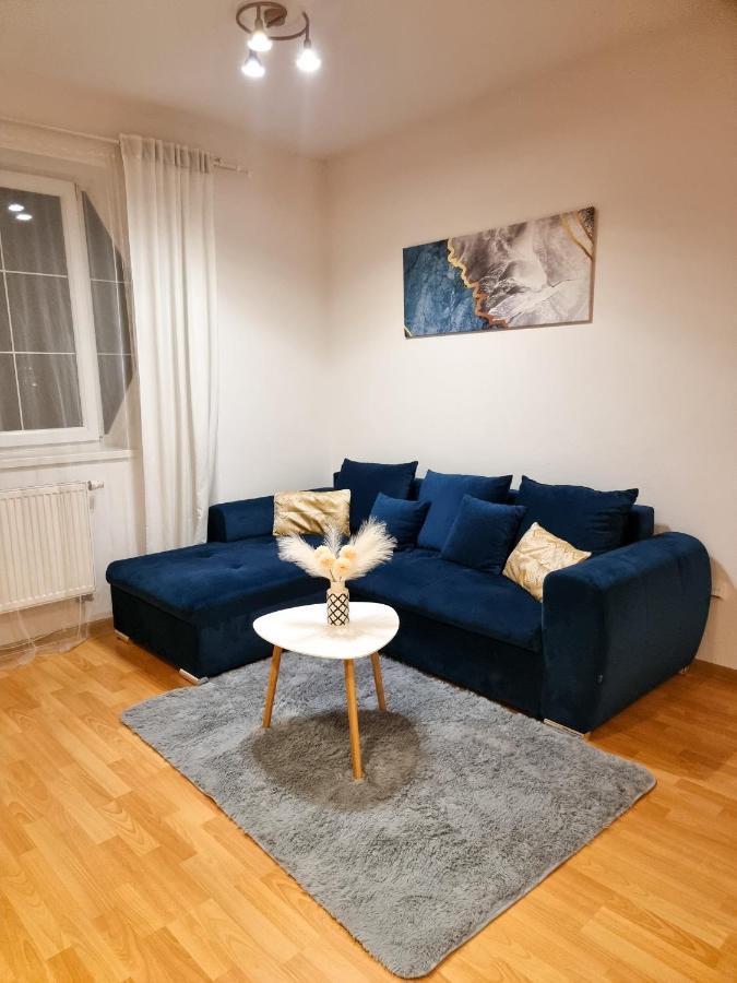 Modern & Cozy Apartment Near Hockey & Football Arena Bratislava Luaran gambar