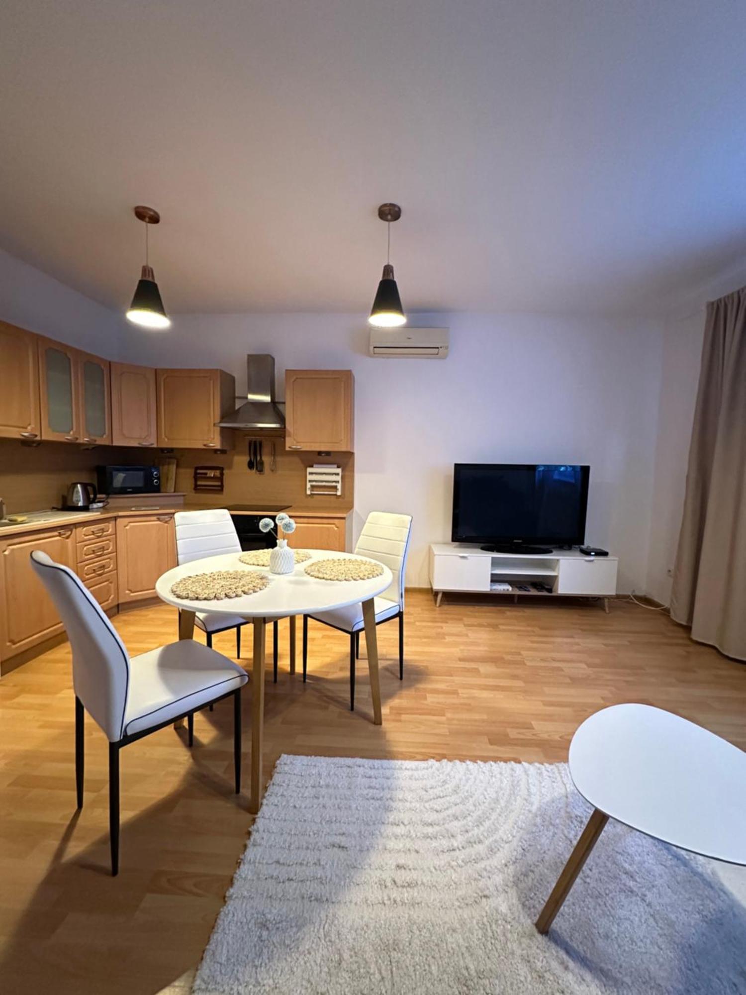 Modern & Cozy Apartment Near Hockey & Football Arena Bratislava Luaran gambar
